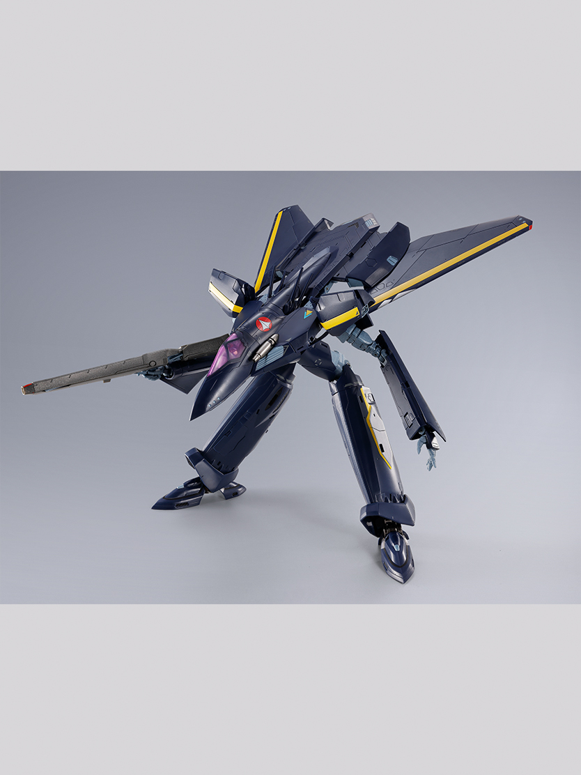 マクロス７ フィギュア DX超合金 VF-17S ナイトメアステルスバルキリー（ガムリン木崎機）